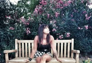 La Lauretta: arte della scrittura, resilienza e coraggio di essere se stessa